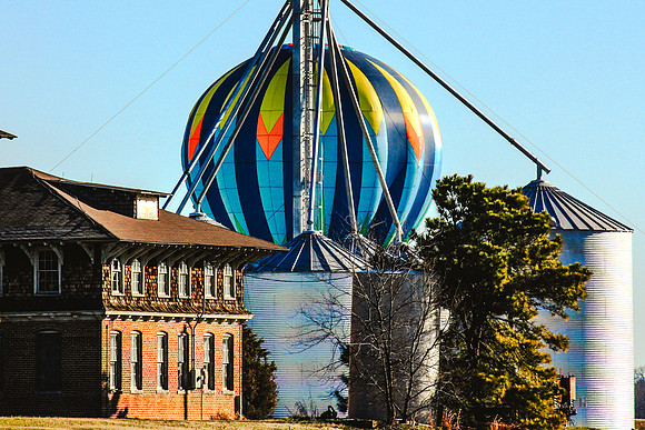 Balloon Landing at Curles Neck Dairy